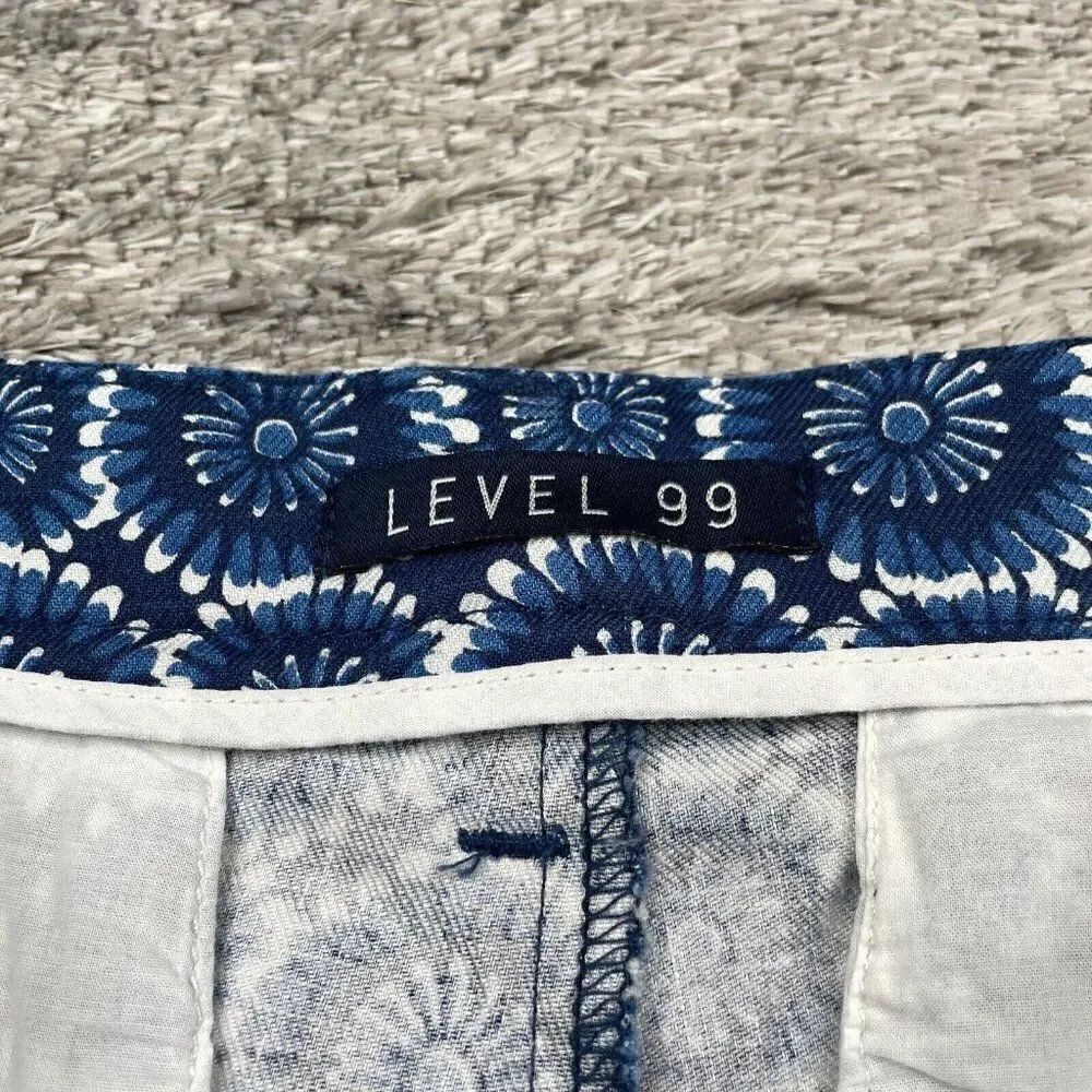 Level 99 Blue Floral Cindie Linen Short - Picture 3 of 7